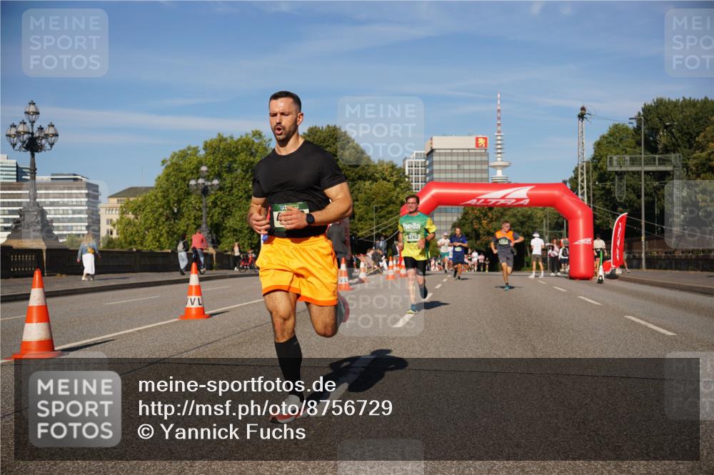 07.09.2025 - BARMER Alsterlauf Yannick Fuchs http://msf.ph/oto/8756729 07.09.2025 09:38:22 Laufen 6262 meine-sportfotos.de