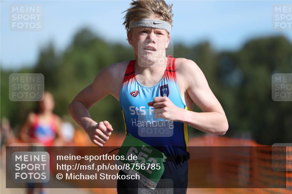 07.09.2025 - 19. Norderstedt Triathlon Michael Strokosch http://msf.ph/oto/8756785 07.09.2025 10:42:34 Laufen 652, 672, 686 meine-sportfotos.de