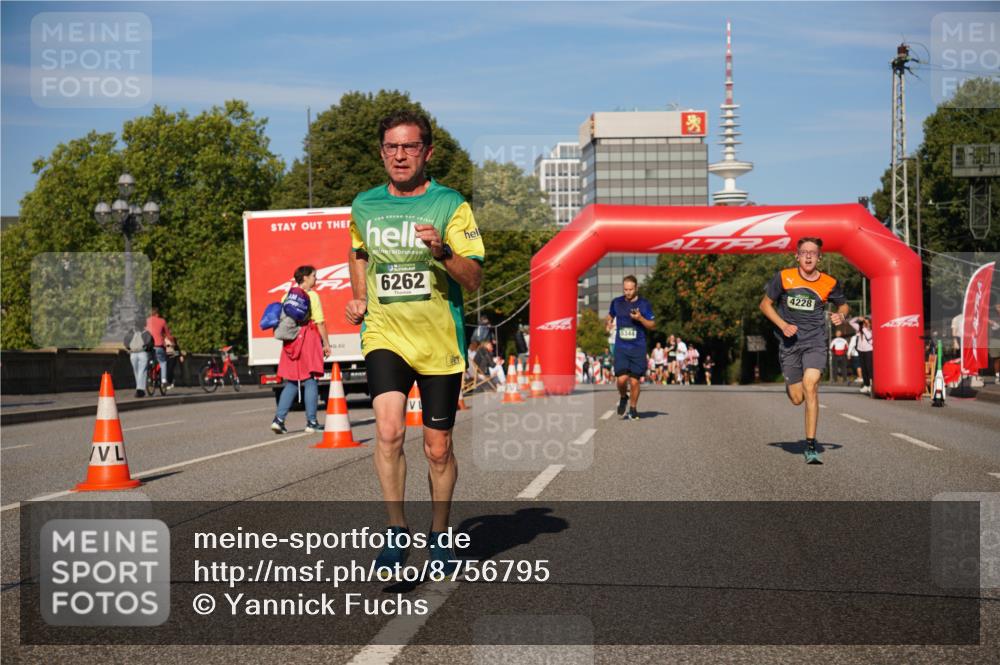 07.09.2025 - BARMER Alsterlauf Yannick Fuchs http://msf.ph/oto/8756795 07.09.2025 09:38:24 Laufen 6262, 5344, 4228 meine-sportfotos.de
