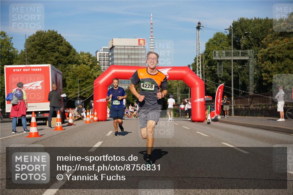 07.09.2025 - BARMER Alsterlauf Yannick Fuchs http://msf.ph/oto/8756831 07.09.2025 09:38:26 Laufen 5344, 4228 meine-sportfotos.de