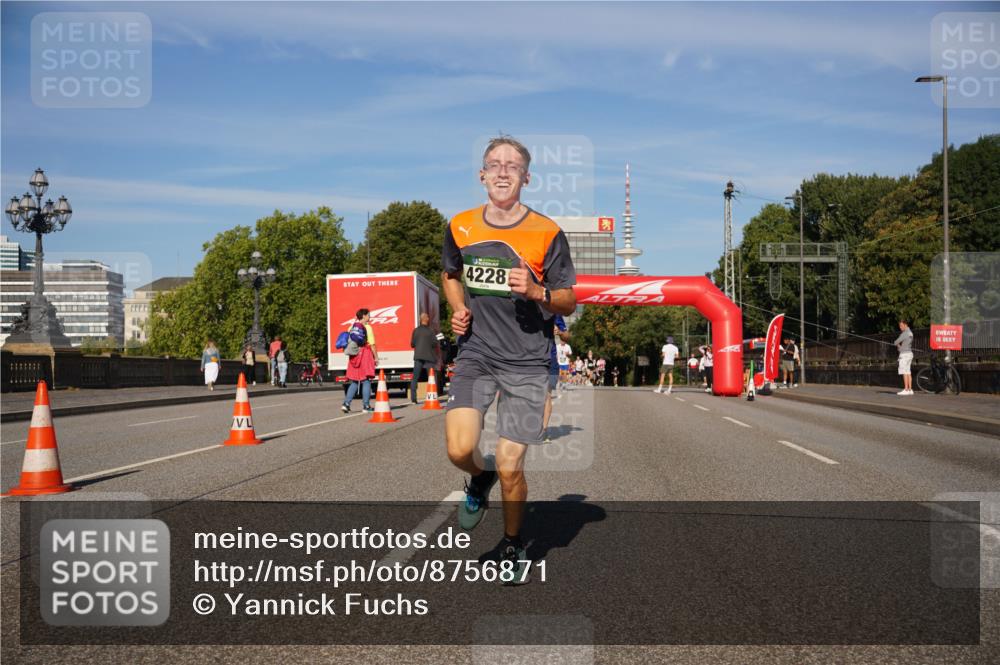 07.09.2025 - BARMER Alsterlauf Yannick Fuchs http://msf.ph/oto/8756871 07.09.2025 09:38:26 Laufen 4228 meine-sportfotos.de