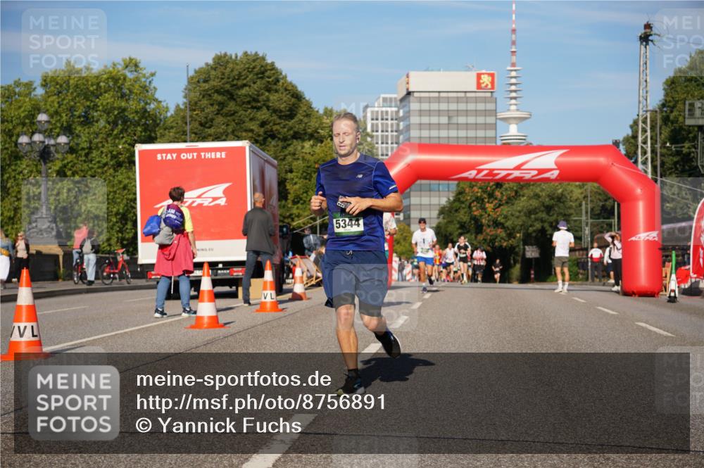07.09.2025 - BARMER Alsterlauf Yannick Fuchs http://msf.ph/oto/8756891 07.09.2025 09:38:27 Laufen 5344 meine-sportfotos.de