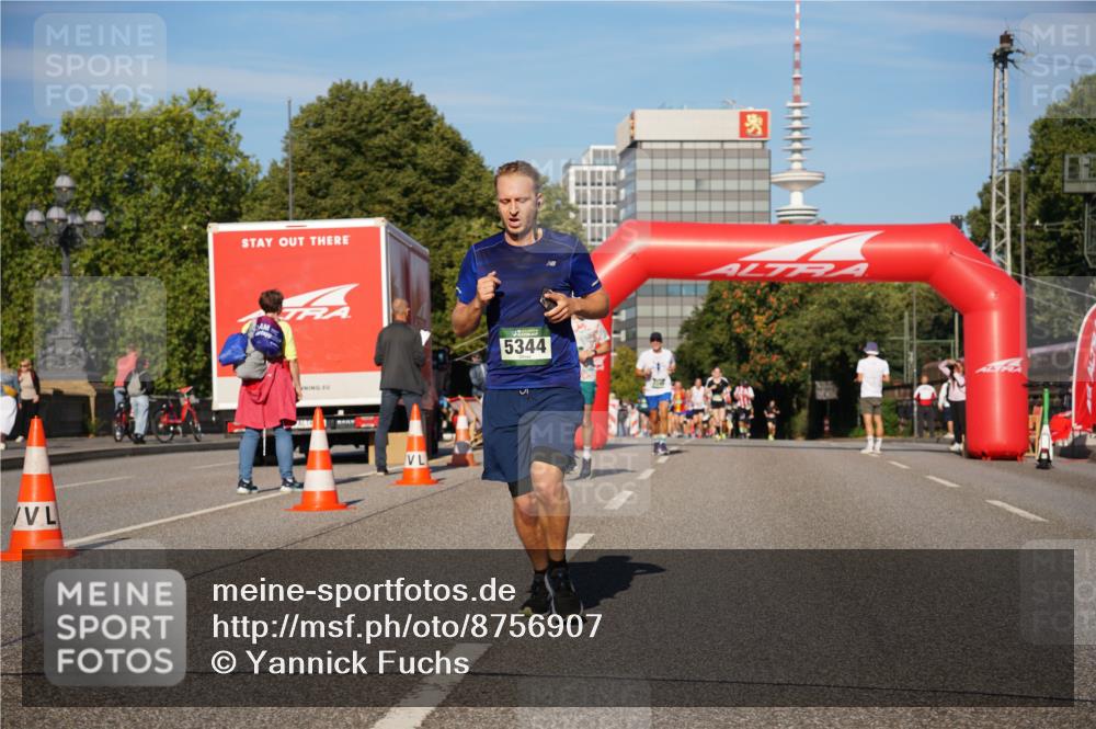07.09.2025 - BARMER Alsterlauf Yannick Fuchs http://msf.ph/oto/8756907 07.09.2025 09:38:28 Laufen 5344 meine-sportfotos.de