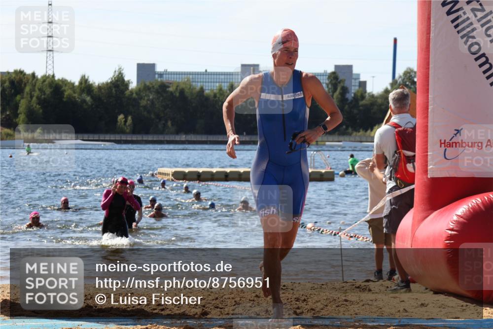07.09.2025 - 19. Norderstedt Triathlon Luisa Fischer http://msf.ph/oto/8756951 07.09.2025 11:46:51 Schwimmen 1248, 1251 meine-sportfotos.de