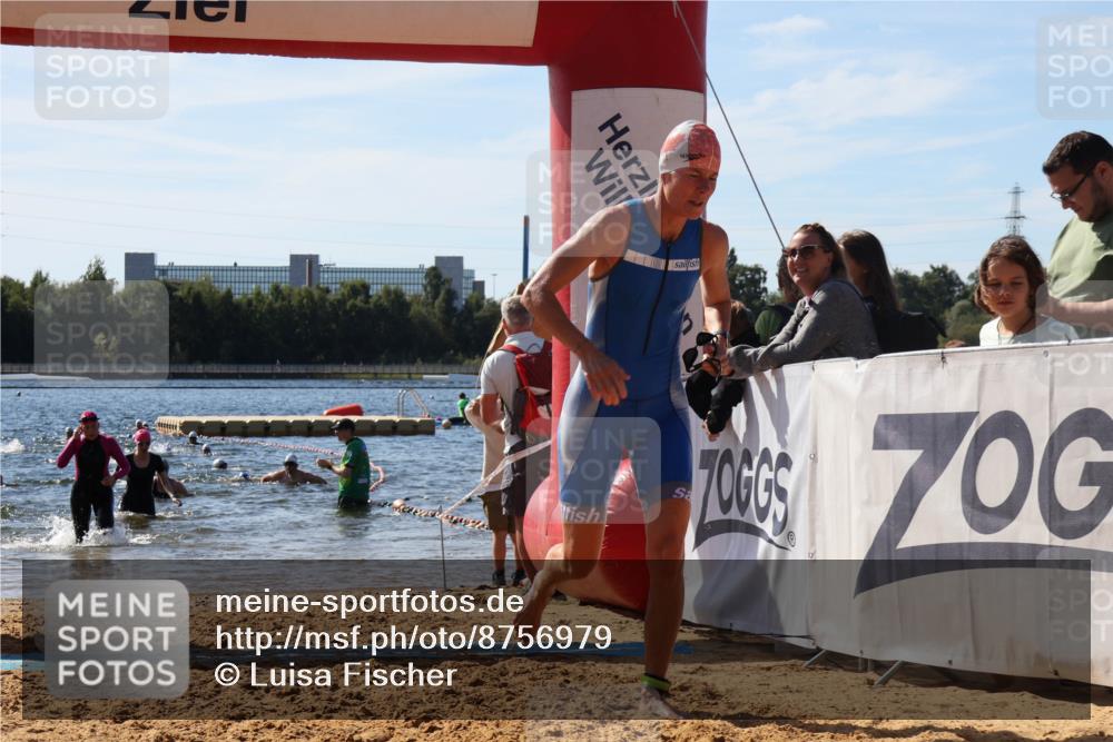 07.09.2025 - 19. Norderstedt Triathlon Luisa Fischer http://msf.ph/oto/8756979 07.09.2025 11:46:52 Schwimmen 1248, 1251, 1382 meine-sportfotos.de
