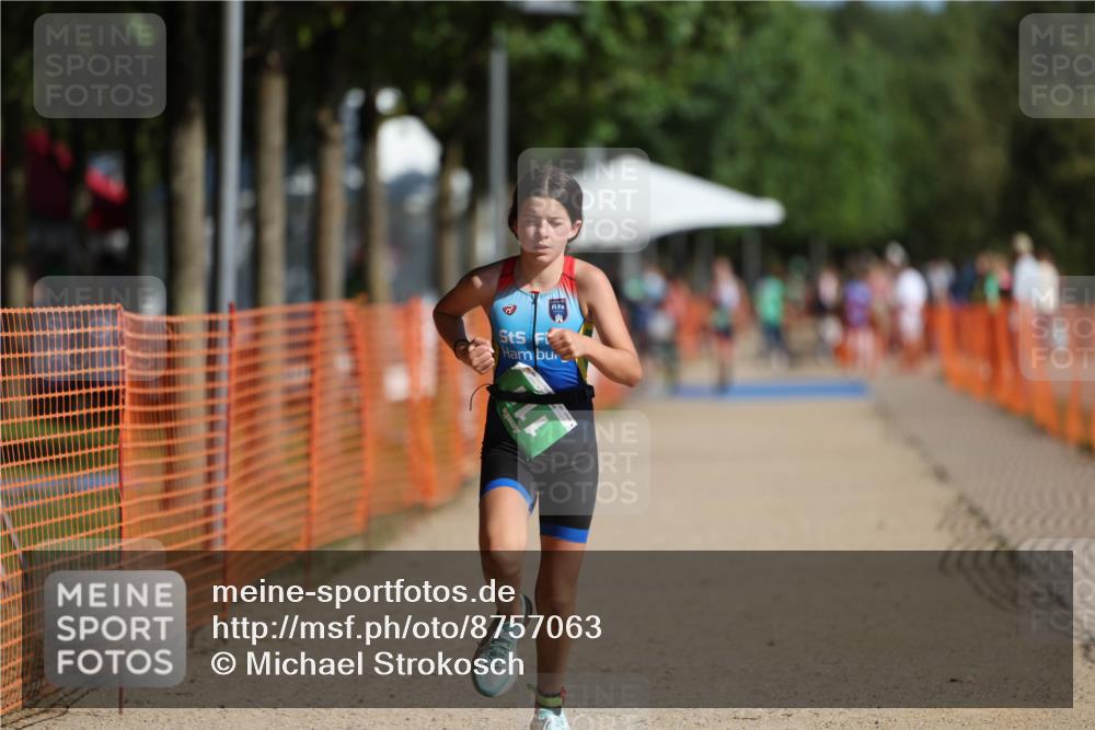 07.09.2025 - 19. Norderstedt Triathlon Michael Strokosch http://msf.ph/oto/8757063 07.09.2025 11:01:47 Laufen 111 meine-sportfotos.de