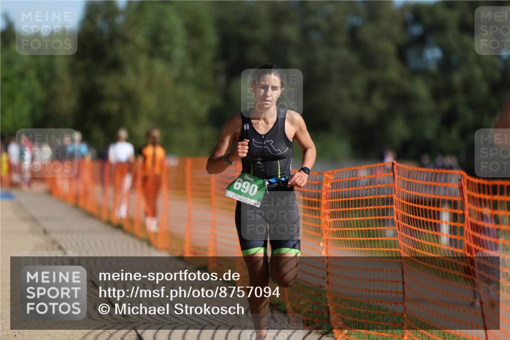 07.09.2025 - 19. Norderstedt Triathlon Michael Strokosch http://msf.ph/oto/8757094 07.09.2025 10:42:44 Laufen 112, 690 meine-sportfotos.de