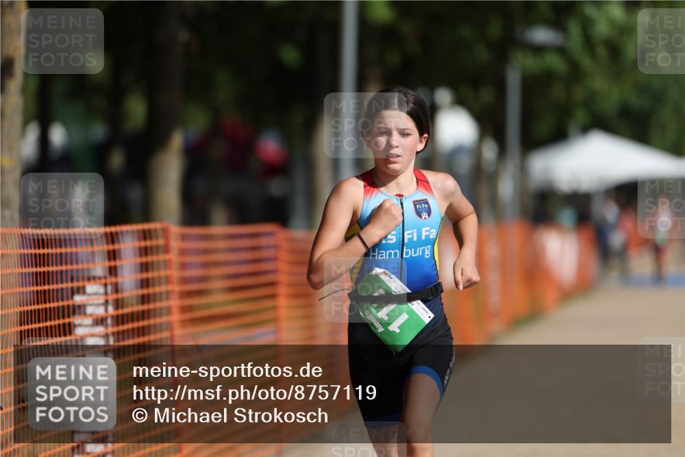 07.09.2025 - 19. Norderstedt Triathlon Michael Strokosch http://msf.ph/oto/8757119 07.09.2025 11:01:48 Laufen 111 meine-sportfotos.de