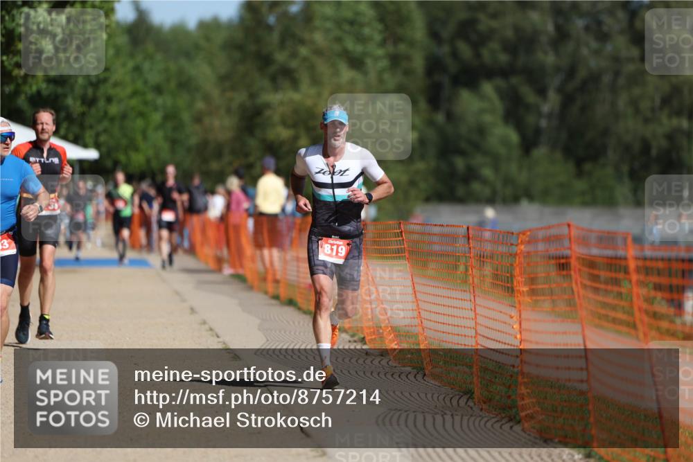 07.09.2025 - 19. Norderstedt Triathlon Michael Strokosch http://msf.ph/oto/8757214 07.09.2025 12:04:26 Laufen 191, 303, 736, 819 meine-sportfotos.de
