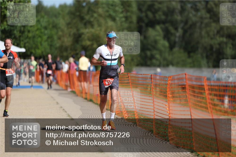 07.09.2025 - 19. Norderstedt Triathlon Michael Strokosch http://msf.ph/oto/8757226 07.09.2025 12:04:26 Laufen 191, 303, 736, 819 meine-sportfotos.de
