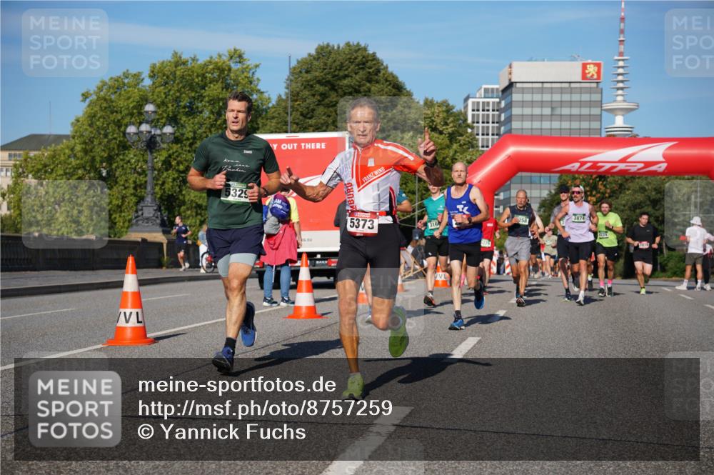 07.09.2025 - BARMER Alsterlauf Yannick Fuchs http://msf.ph/oto/8757259 07.09.2025 09:38:46 Laufen 5329, 5373, 316, 258, 3874, 2224, 2078 meine-sportfotos.de