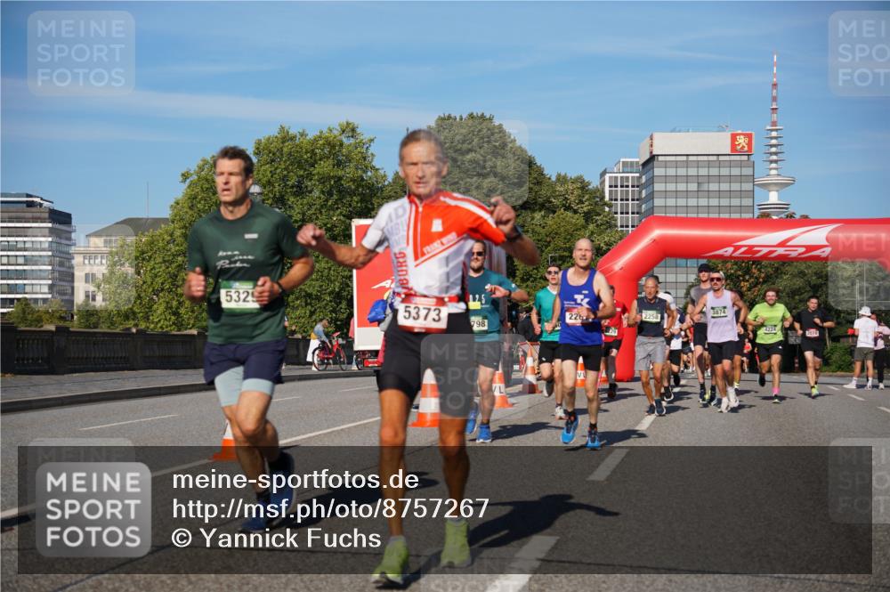 07.09.2025 - BARMER Alsterlauf Yannick Fuchs http://msf.ph/oto/8757267 07.09.2025 09:38:46 Laufen 5329, 5373, 226, 798, 626, 2258, 3874, 4224, 2078 meine-sportfotos.de