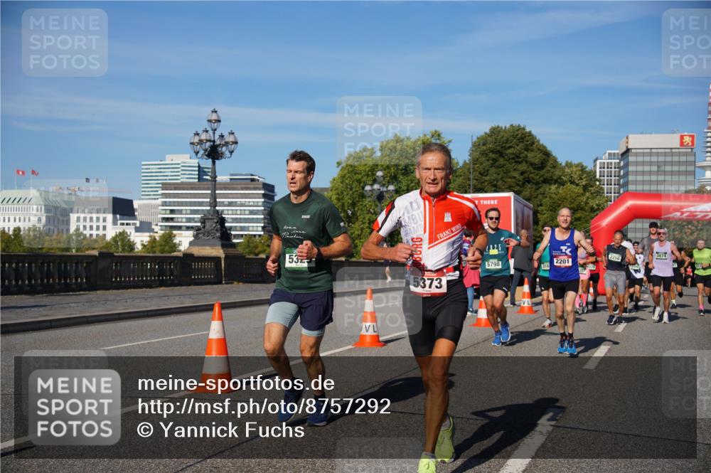 07.09.2025 - BARMER Alsterlauf Yannick Fuchs http://msf.ph/oto/8757292 07.09.2025 09:38:47 Laufen 153, 32, 15373, 3874, 2258, 2201, 722, 5798, 316 meine-sportfotos.de