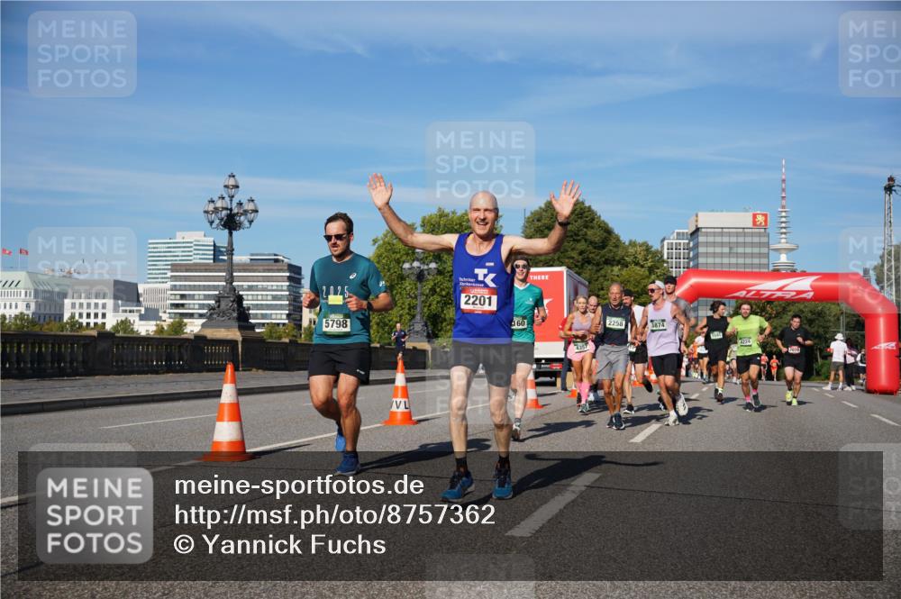 07.09.2025 - BARMER Alsterlauf Yannick Fuchs http://msf.ph/oto/8757362 07.09.2025 09:38:48 Laufen 5798, 2201, 160, 357, 2258, 3874, 5591, 4224 meine-sportfotos.de