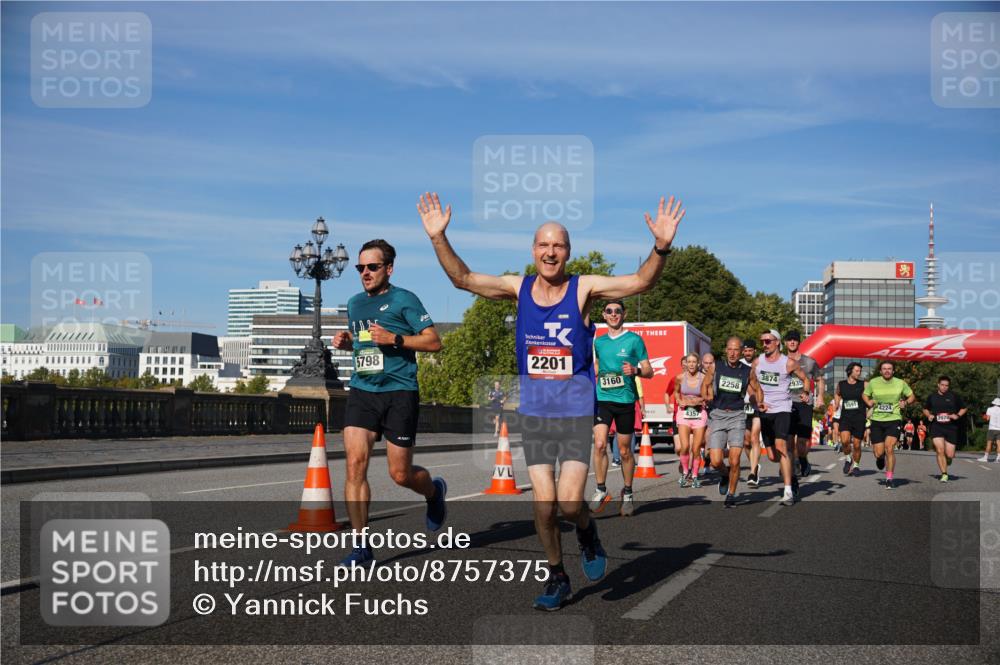 07.09.2025 - BARMER Alsterlauf Yannick Fuchs http://msf.ph/oto/8757375 07.09.2025 09:38:49 Laufen 5798, 2201, 3160, 4357, 3874, 935, 2258 meine-sportfotos.de