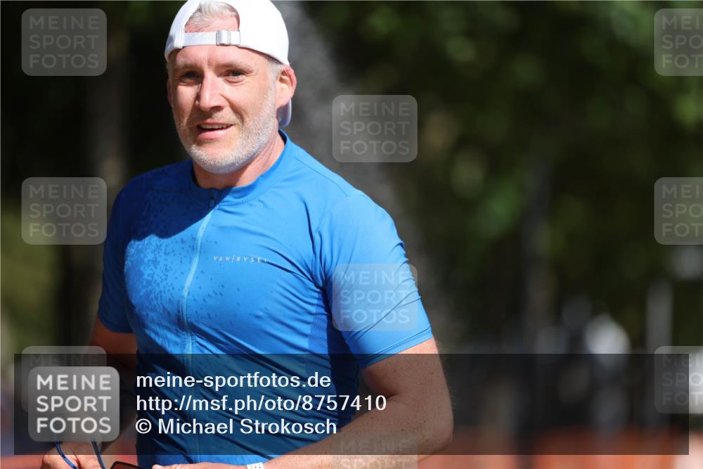 07.09.2025 - 19. Norderstedt Triathlon Michael Strokosch http://msf.ph/oto/8757410 07.09.2025 12:04:32 Laufen 191, 303, 736, 819 meine-sportfotos.de