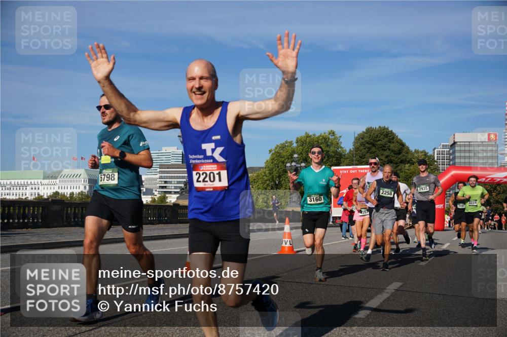 07.09.2025 - BARMER Alsterlauf Yannick Fuchs http://msf.ph/oto/8757420 07.09.2025 09:38:49 Laufen 5798, 2201, 3160, 4357, 2258, 2935, 5591, 4224 meine-sportfotos.de