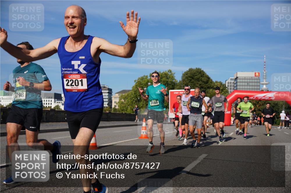 07.09.2025 - BARMER Alsterlauf Yannick Fuchs http://msf.ph/oto/8757427 07.09.2025 09:38:49 Laufen 5798, 36, 2201, 3160, 387, 2258, 2935, 2078 meine-sportfotos.de