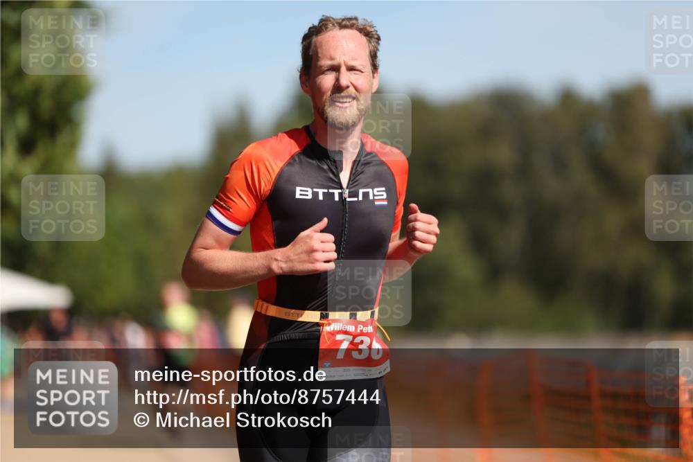 07.09.2025 - 19. Norderstedt Triathlon Michael Strokosch http://msf.ph/oto/8757444 07.09.2025 12:04:33 Laufen 138, 303, 736, 819 meine-sportfotos.de