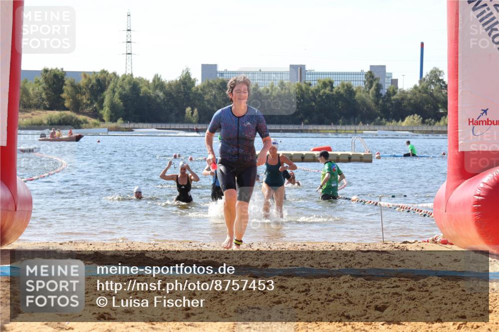 07.09.2025 - 19. Norderstedt Triathlon Luisa Fischer http://msf.ph/oto/8757453 07.09.2025 11:47:29 Schwimmen 239, 243, 1243, 1338 meine-sportfotos.de