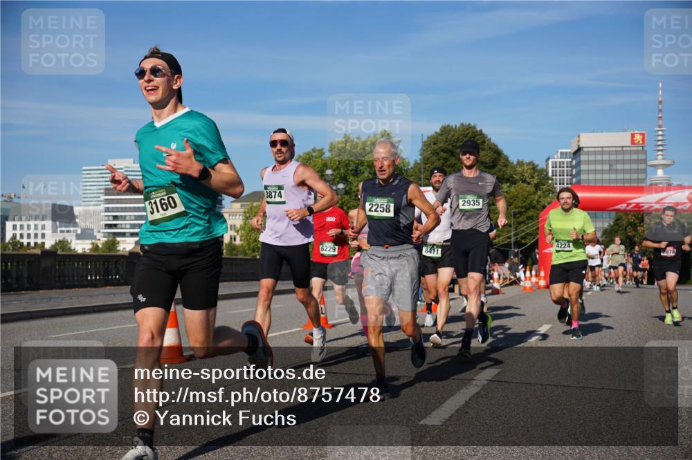 07.09.2025 - BARMER Alsterlauf Yannick Fuchs http://msf.ph/oto/8757478 07.09.2025 09:38:50 Laufen 3160, 3874, 2258, 6229, 8411, 2935, 4224, 2078 meine-sportfotos.de