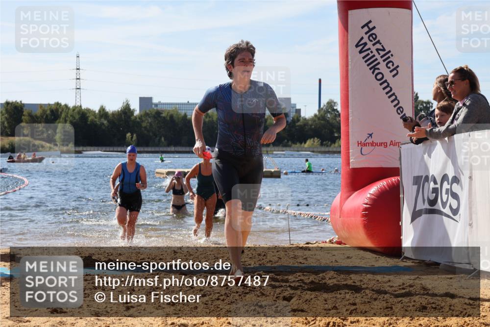 07.09.2025 - 19. Norderstedt Triathlon Luisa Fischer http://msf.ph/oto/8757487 07.09.2025 11:47:31 Schwimmen 239, 243, 1243, 1277 meine-sportfotos.de
