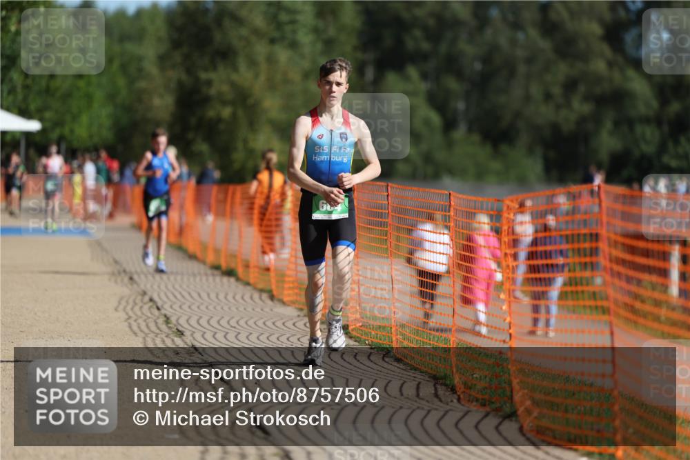 07.09.2025 - 19. Norderstedt Triathlon Michael Strokosch http://msf.ph/oto/8757506 07.09.2025 10:43:22 Laufen 684 meine-sportfotos.de