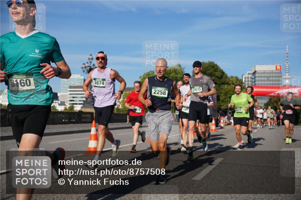 07.09.2025 - BARMER Alsterlauf Yannick Fuchs http://msf.ph/oto/8757508 07.09.2025 09:38:50 Laufen 3160, 3874, 2935, 2258, 2078 meine-sportfotos.de