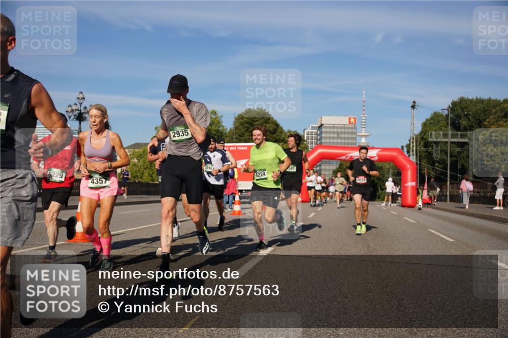 07.09.2025 - BARMER Alsterlauf Yannick Fuchs http://msf.ph/oto/8757563 07.09.2025 09:38:51 Laufen 6229, 4357, 2935, 4890, 4224, 591, 2078 meine-sportfotos.de