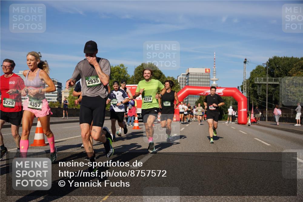 07.09.2025 - BARMER Alsterlauf Yannick Fuchs http://msf.ph/oto/8757572 07.09.2025 09:38:51 Laufen 4357, 6229, 2935, 4890, 4224, 5591, 2078 meine-sportfotos.de