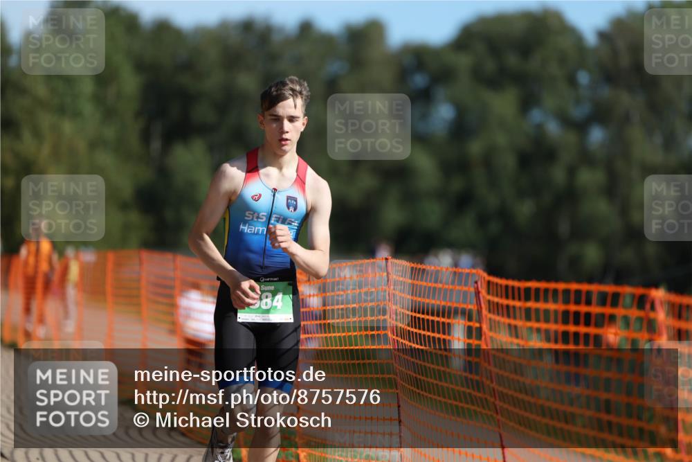 07.09.2025 - 19. Norderstedt Triathlon Michael Strokosch http://msf.ph/oto/8757576 07.09.2025 10:43:23 Laufen 676, 684 meine-sportfotos.de