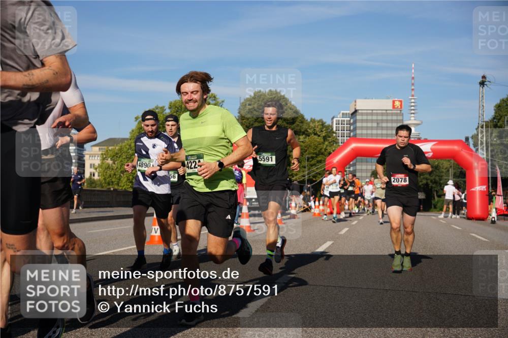 07.09.2025 - BARMER Alsterlauf Yannick Fuchs http://msf.ph/oto/8757591 07.09.2025 09:38:52 Laufen 4890, 56, 422, 5591, 2078 meine-sportfotos.de