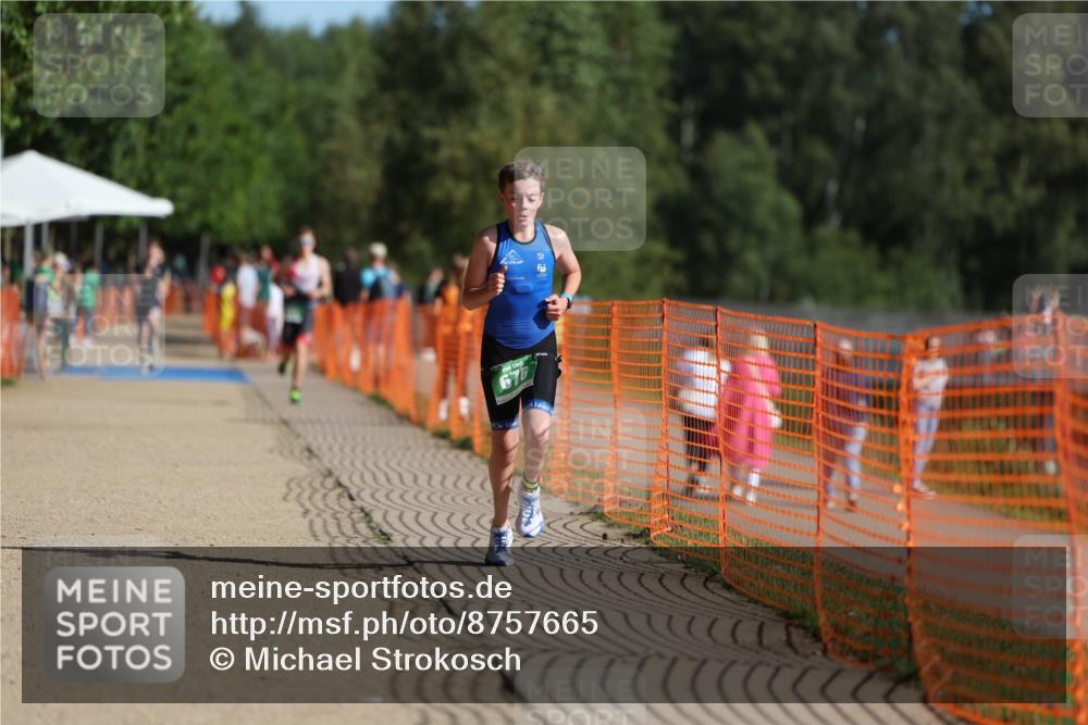 07.09.2025 - 19. Norderstedt Triathlon Michael Strokosch http://msf.ph/oto/8757665 07.09.2025 10:43:26 Laufen 676, 684 meine-sportfotos.de