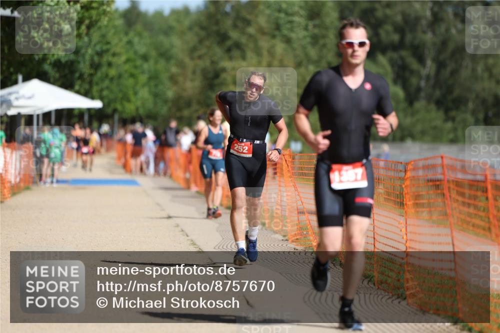 07.09.2025 - 19. Norderstedt Triathlon Michael Strokosch http://msf.ph/oto/8757670 07.09.2025 12:04:42 Laufen 138, 252, 1357 meine-sportfotos.de