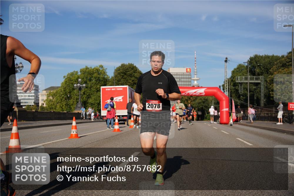07.09.2025 - BARMER Alsterlauf Yannick Fuchs http://msf.ph/oto/8757682 07.09.2025 09:38:53 Laufen 2078 meine-sportfotos.de