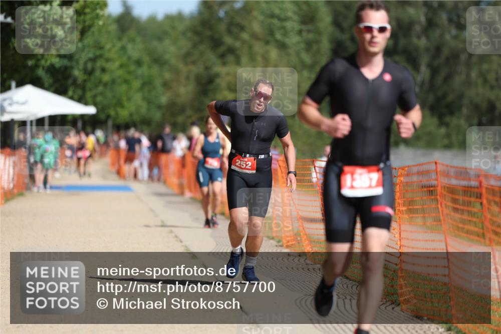 07.09.2025 - 19. Norderstedt Triathlon Michael Strokosch http://msf.ph/oto/8757700 07.09.2025 12:04:42 Laufen 138, 252, 1357 meine-sportfotos.de