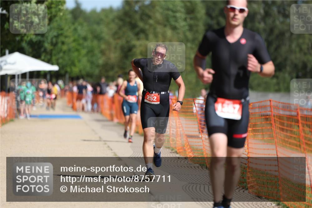 07.09.2025 - 19. Norderstedt Triathlon Michael Strokosch http://msf.ph/oto/8757711 07.09.2025 12:04:43 Laufen 138, 252, 1357 meine-sportfotos.de