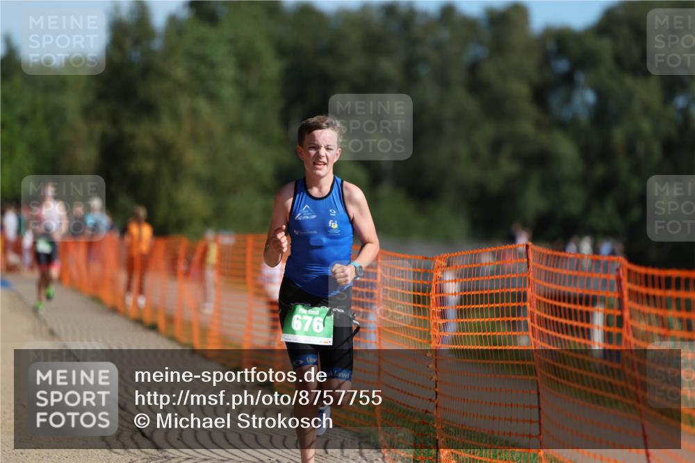 07.09.2025 - 19. Norderstedt Triathlon Michael Strokosch http://msf.ph/oto/8757755 07.09.2025 10:43:28 Laufen 676, 684 meine-sportfotos.de