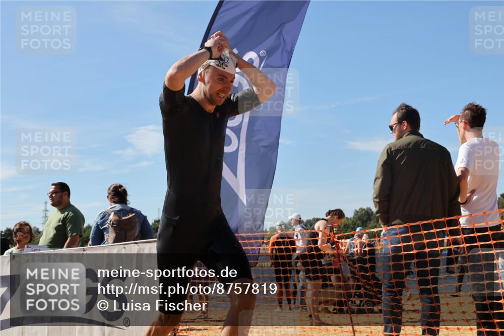 07.09.2025 - 19. Norderstedt Triathlon Luisa Fischer http://msf.ph/oto/8757819 07.09.2025 11:48:12 Schwimmen 227, 260, 1397 meine-sportfotos.de