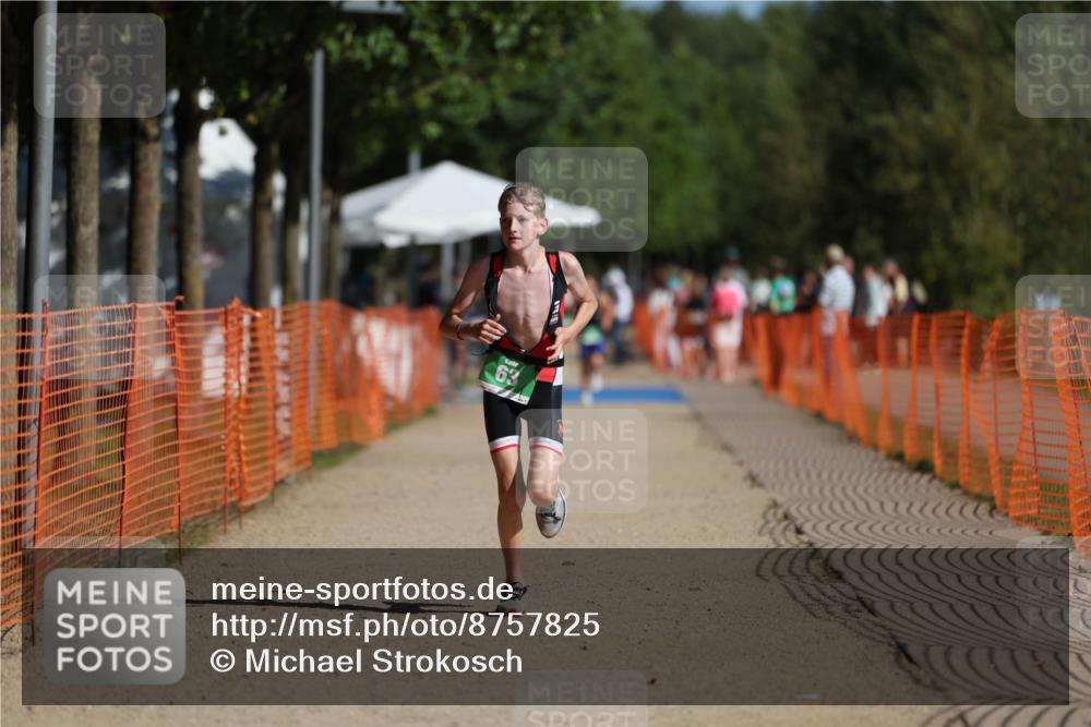 07.09.2025 - 19. Norderstedt Triathlon Michael Strokosch http://msf.ph/oto/8757825 07.09.2025 11:03:32 Laufen 63, 113 meine-sportfotos.de