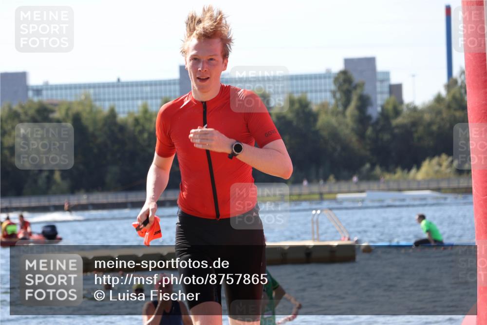 07.09.2025 - 19. Norderstedt Triathlon Luisa Fischer http://msf.ph/oto/8757865 07.09.2025 11:48:33 Schwimmen 808 meine-sportfotos.de