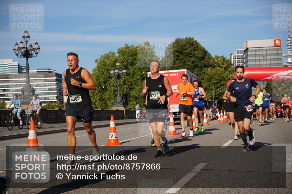 07.09.2025 - BARMER Alsterlauf Yannick Fuchs http://msf.ph/oto/8757866 07.09.2025 09:38:58 Laufen 5387, 5734, 2404, 8236, 518 meine-sportfotos.de