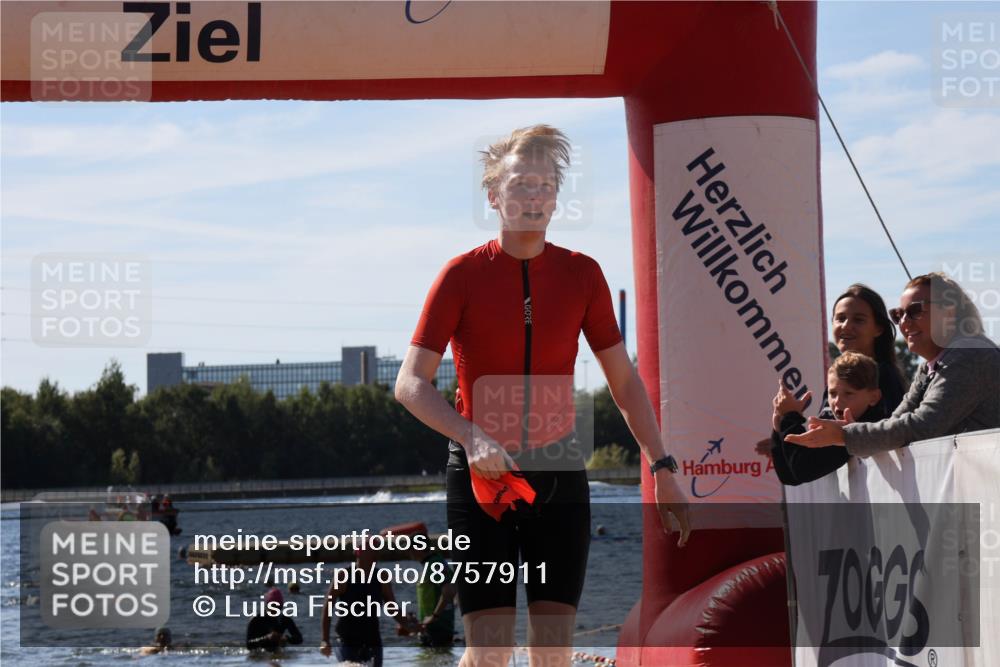 07.09.2025 - 19. Norderstedt Triathlon Luisa Fischer http://msf.ph/oto/8757911 07.09.2025 11:48:36 Schwimmen 808 meine-sportfotos.de