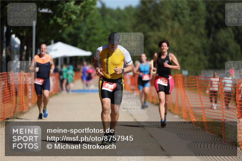 07.09.2025 - 19. Norderstedt Triathlon Michael Strokosch http://msf.ph/oto/8757945 07.09.2025 12:05:09 Laufen 795, 833, 1333 meine-sportfotos.de