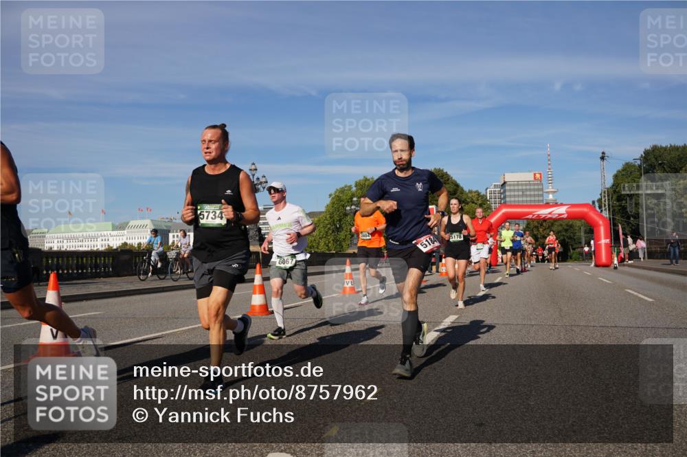 07.09.2025 - BARMER Alsterlauf Yannick Fuchs http://msf.ph/oto/8757962 07.09.2025 09:38:59 Laufen 5734, 2404, 6067, 5184, 5178 meine-sportfotos.de