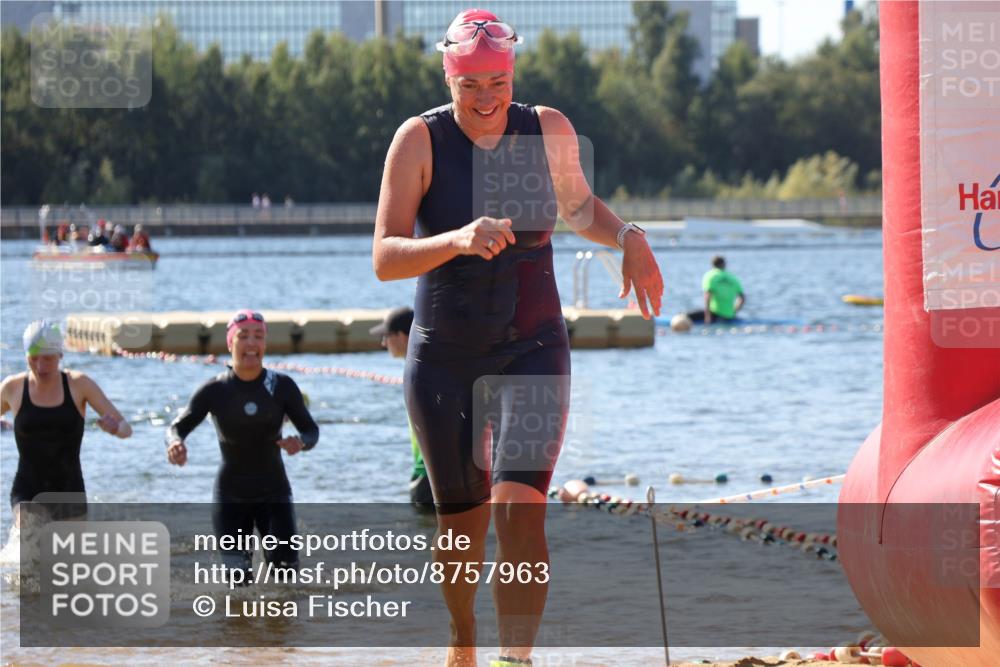 07.09.2025 - 19. Norderstedt Triathlon Luisa Fischer http://msf.ph/oto/8757963 07.09.2025 11:48:42 Schwimmen 767, 808, 1242 meine-sportfotos.de