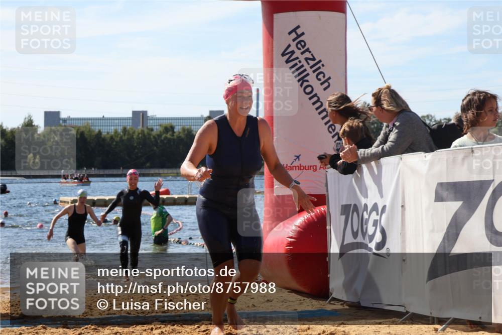 07.09.2025 - 19. Norderstedt Triathlon Luisa Fischer http://msf.ph/oto/8757988 07.09.2025 11:48:44 Schwimmen 208, 767, 808, 1242 meine-sportfotos.de