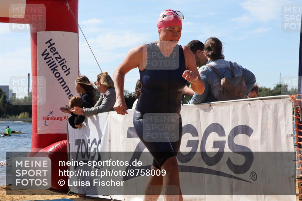 07.09.2025 - 19. Norderstedt Triathlon Luisa Fischer http://msf.ph/oto/8758009 07.09.2025 11:48:45 Schwimmen 208, 767, 808, 1242 meine-sportfotos.de
