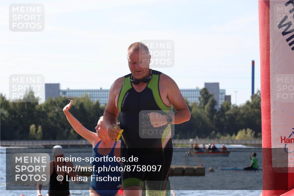 07.09.2025 - 19. Norderstedt Triathlon Luisa Fischer http://msf.ph/oto/8758097 07.09.2025 11:49:13 Schwimmen 217, 709, 725 meine-sportfotos.de