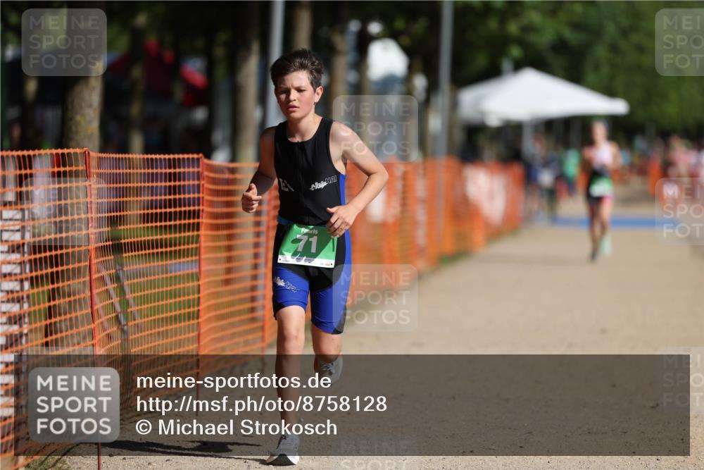 07.09.2025 - 19. Norderstedt Triathlon Michael Strokosch http://msf.ph/oto/8758128 07.09.2025 11:03:49 Laufen 71 meine-sportfotos.de